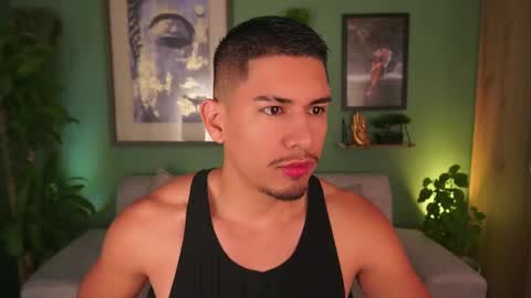 Snapshot of aaronfox_ chatting on March 12, 12:36 pm AARON  online show from March 12, 12:36 pm