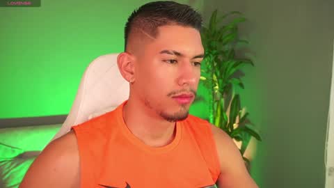 Snapshot of aaronfox_ chatting on January 31, 11:24 am AARON  online show from January 31, 11:24 am