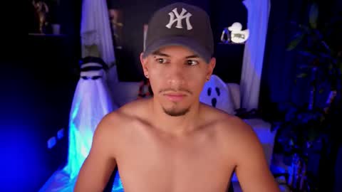 Snapshot of aaronfox_ chatting on October 5, 12:31 pm AARON  online show from October 5, 12:31 pm