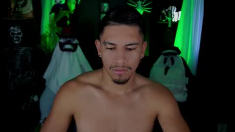 AARON  online show from October 31, 11:35 am