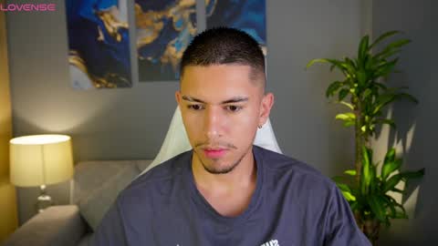 Snapshot of aaronfox_ chatting on January 8, 10:15 am AARON  online show from January 8, 10:15 am