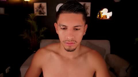 Snapshot of aaronfox_ chatting on September 29, 12:03 pm AARON  online show from September 29, 12:03 pm