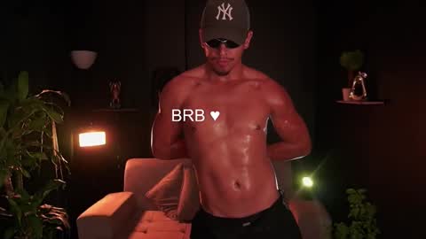 AARON  online show from November 21, 8:46 am