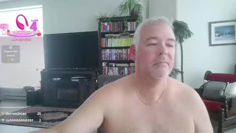 Snapshot of aarosteev chatting on October 29, 4:32 pm Jason online show from October 29, 4:32 pm