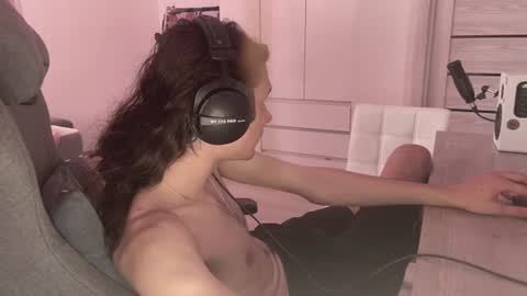 hi  cum in pvt noi extra tip online show from July 23, 3:09 pm