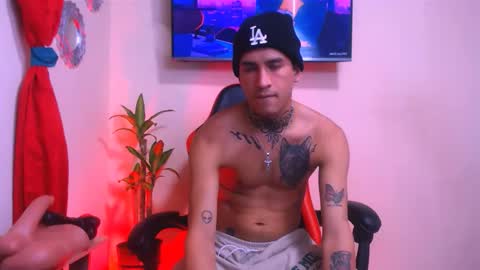abraham_linares online show from May 20, 3:02 am