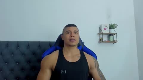 Snapshot of adam_boss chatting on October 23, 9:40 pm adam boss online show from October 23, 9:40 pm