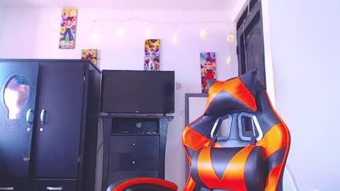 adam hot11 online show from April 8, 4:27 pm