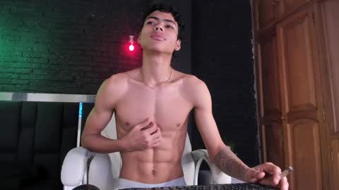 adam_piarse online show from December 26, 11:03 pm