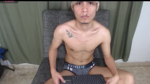 adam_sinclair online show from November 11, 3:50 pm