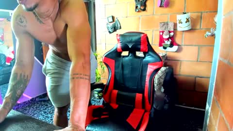 Adam Valencia online show from December 23, 3:12 pm