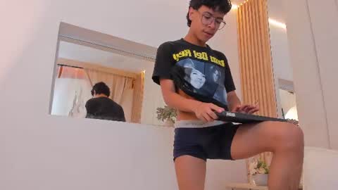Adams Bobby online show from July 16, 11:17 am