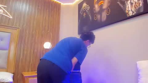 Adams Bobby online show from March 12, 11:40 am