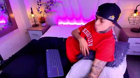 AdamsWalkerr  online show from February 11, 1:05 pm