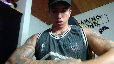 Snapshot of adan_hudson chatting on February 23, 11:04 pm Anderson online show from February 23, 11:04 pm