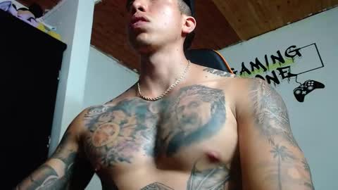 Snapshot of adan_hudson chatting on February 12, 3:07 am Anderson online show from February 12, 3:07 am