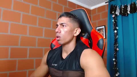 Adan Sin online show from December 11, 3:00 pm