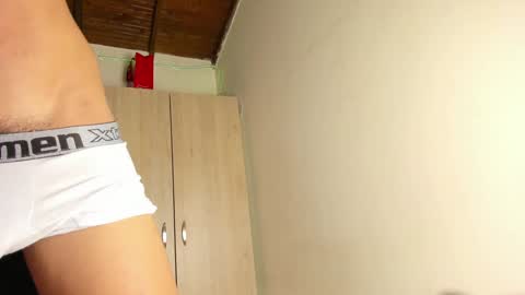 Snapshot of adanxbaby chatting on January 9, 2:22 am   online show from January 9, 2:22 am