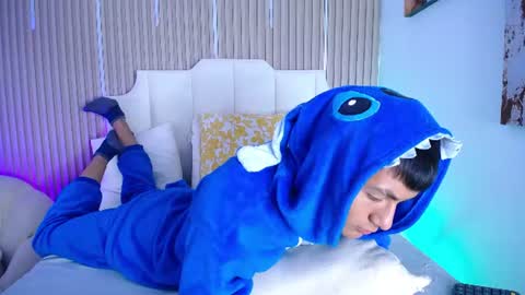 adrianstark_ online show from June 15, 1:03 pm