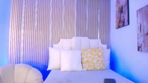 adrianstark_ online show from June 25, 12:32 pm