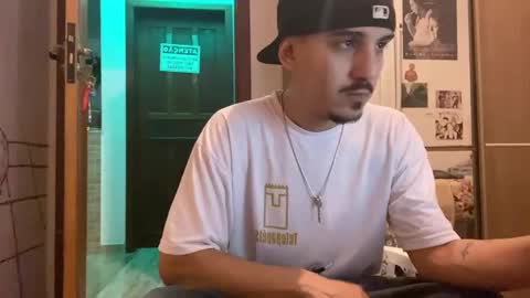 Snapshot of aelucius chatting on September 17, 4:24 am Luci online show from September 17, 4:24 am