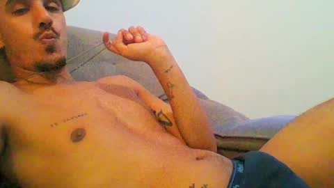 Snapshot of aelucius chatting on January 19, 3:18 am Luci online show from January 19, 3:18 am