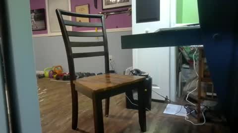 afr10221966 online show from October 9, 9:36 am