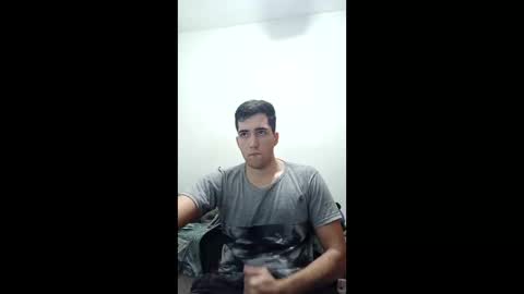 agustinnrod online show from May 18, 8:24 pm