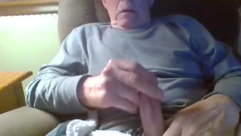 aguynrkfrd online show from November 22, 10:48 am