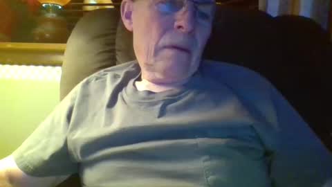 aguynrkfrd online show from December 11, 10:37 am