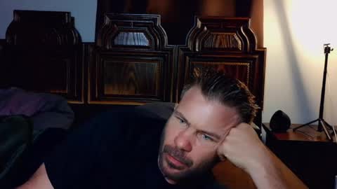 Blue Eyed Handsome Man online show from March 26, 1:10 am