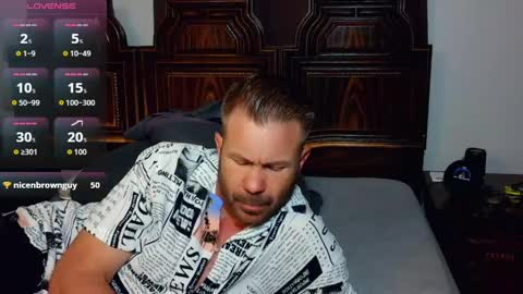 Blue Eyed Handsome Man online show from April 15, 1:16 am