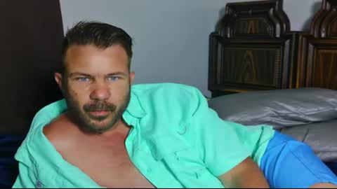 Blue Eyed Handsome Man online show from July 7, 12:32 am