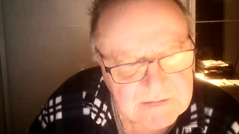 Snapshot of ahmole chatting on December 30, 10:55 pm Ole online show from December 30, 10:55 pm