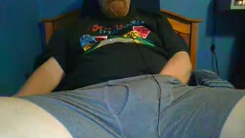 hrnycummer online show from February 5, 9:15 am