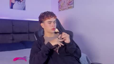 Aiden  online show from October 25, 1:35 pm