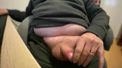 Snapshot of aime_sucer chatting on January 12, 11:04 pm aime_sucer online show from January 12, 11:04 pm