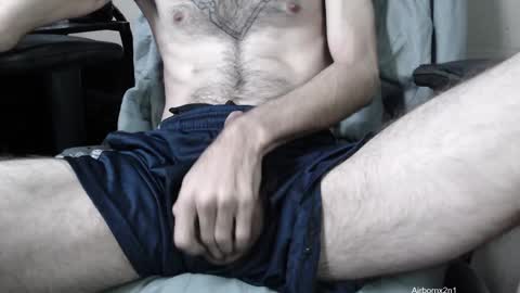 Snapshot of airbornx2n1 chatting on January 9, 7:52 am Leo  Airborn  Sir  Daddy online show from January 9, 7:52 am