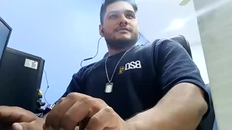 Snapshot of aj_cooper90_ chatting on December 27, 9:06 am Esteban online show from December 27, 9:06 am