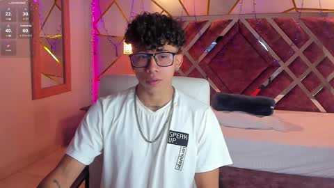 Snapshot of akazaboy chatting on January 7, 4:09 am akazaboy online show from January 7, 4:09 am