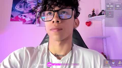 Snapshot of akazaboy chatting on September 21, 4:01 am akazaboy online show from September 21, 4:01 am