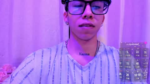 Snapshot of akazaboy chatting on January 30, 4:27 am akazaboy online show from January 30, 4:27 am