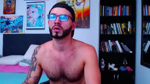 akiles online show from January 15, 10:24 pm