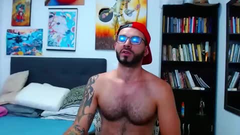 akiles online show from December 19, 11:03 pm