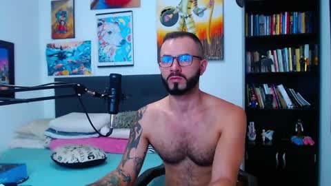 akiles online show from February 10, 11:02 pm