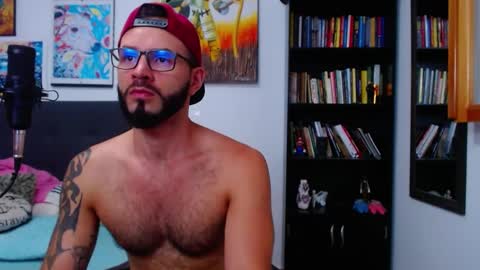 akiles online show from March 11, 9:59 pm