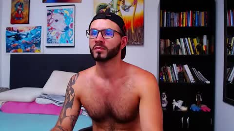 akiles online show from January 16, 9:30 pm