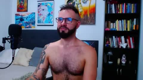 akiles online show from October 14, 11:01 pm