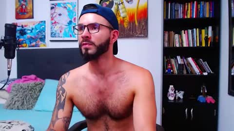 akiles online show from March 10, 10:13 pm