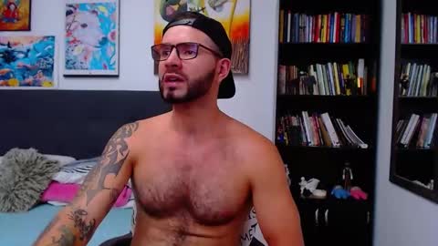 akiles online show from January 7, 9:57 pm